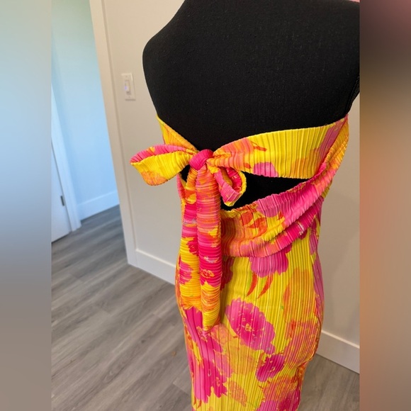 Prettylittle Thing Multi Floral Print Plisse Bandeau Maxi Dress SZ US 6 - Picture 5 of 7